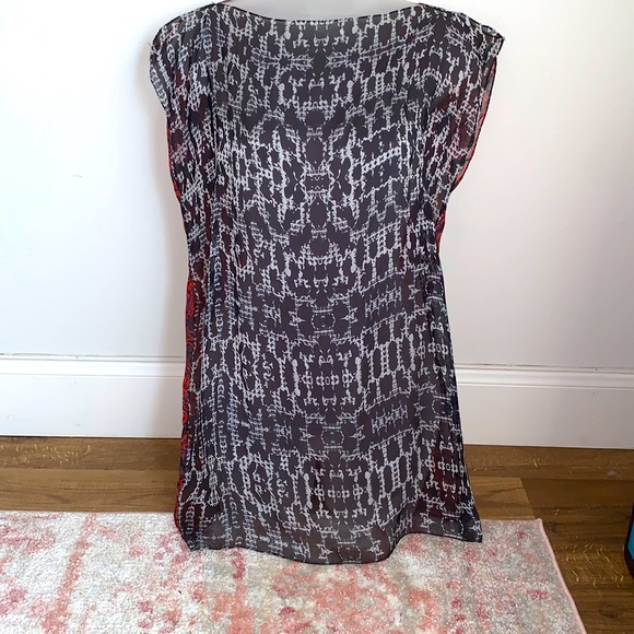 The Textile Rebels 100% silk chiffon top. - Picture 2 of 6